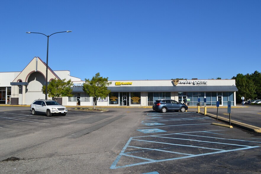 More Photos Of 2300-2332 W Mercury Blvd, Hampton Unknown For Lease