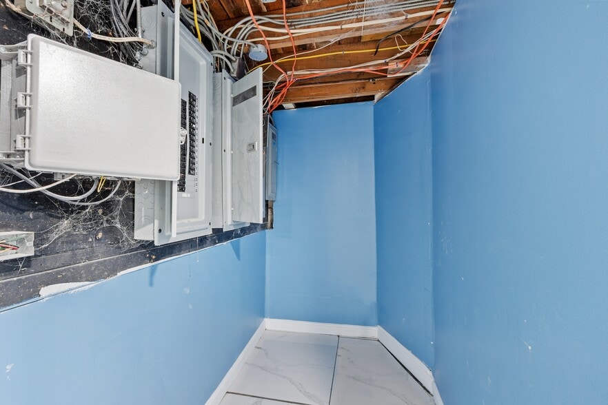 More Photos Of 127-129 Lowell St, Methuen Freestanding For Sale