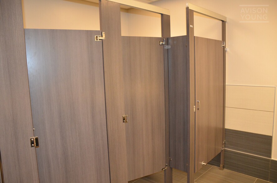 More Photos Of 2250 Lucien Way, Maitland Office For Lease