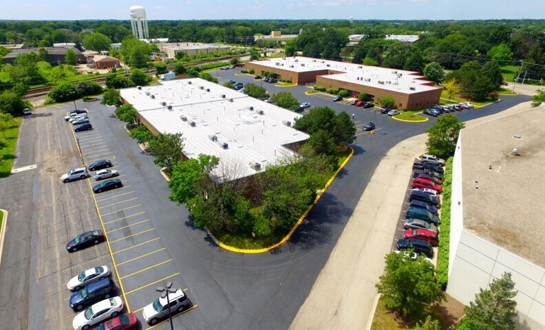 Primary Photo Of 200-234 Terrace Dr, Mundelein Light Manufacturing For Lease