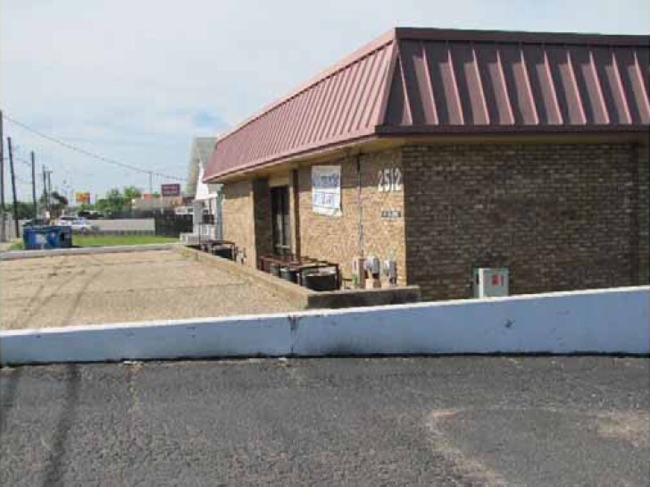 More Photos Of 2512-2516 Oakland Blvd, Fort Worth Office For Sale