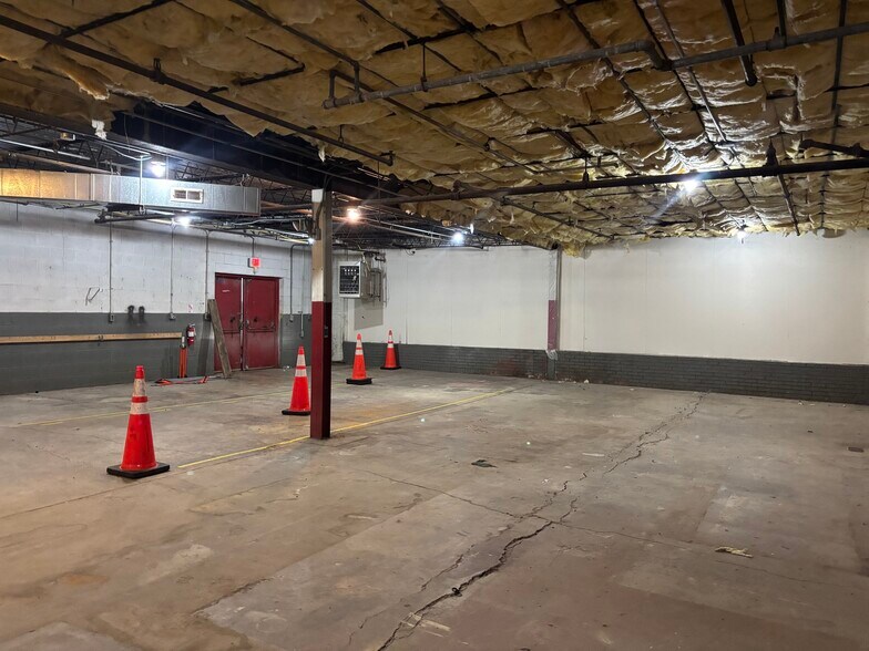 More Photos Of 130 Elk St, Lexington Manufacturing For Lease