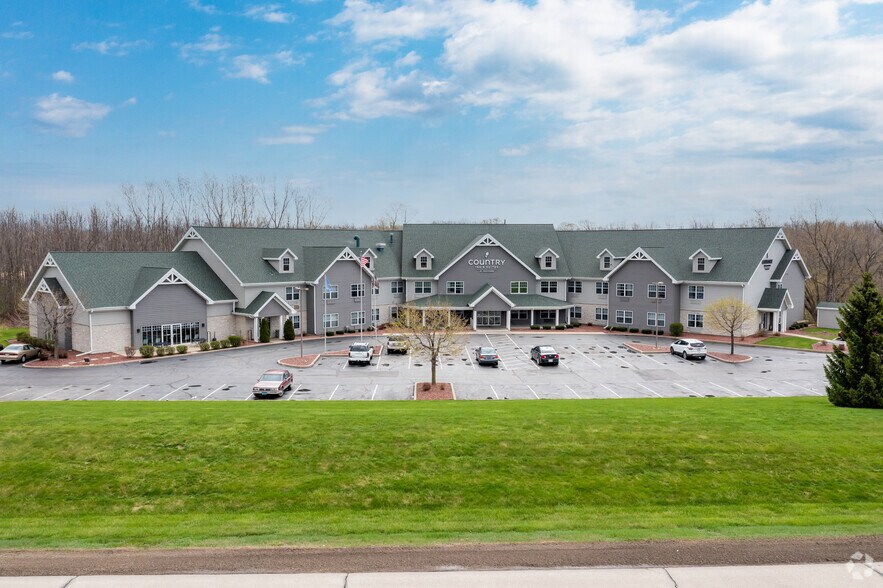 More Photos Of W188N11020 Maple Rd, Germantown Hotel For Sale