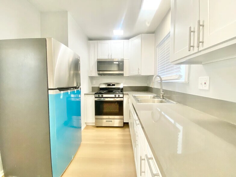 More Photos Of 5724-5726 La Mirada Ave, Los Angeles Apartments For Sale