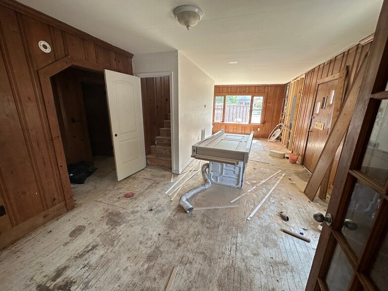 More Photos Of 203 Harpersville Rd, Newport News Office Residential For Lease