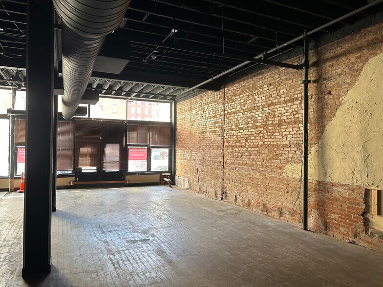 More Photos Of 825 Main St, Cincinnati Storefront Retail Office For Lease