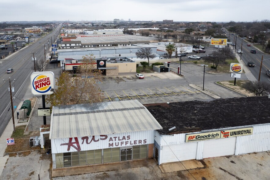 More Photos Of 3350 Fredericksburg Rd, San Antonio Auto Repair For Lease