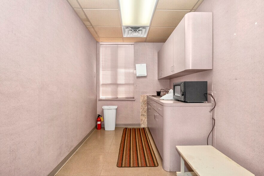 More Photos Of 5245 Schaefer Rd, Dearborn Medical For Sale