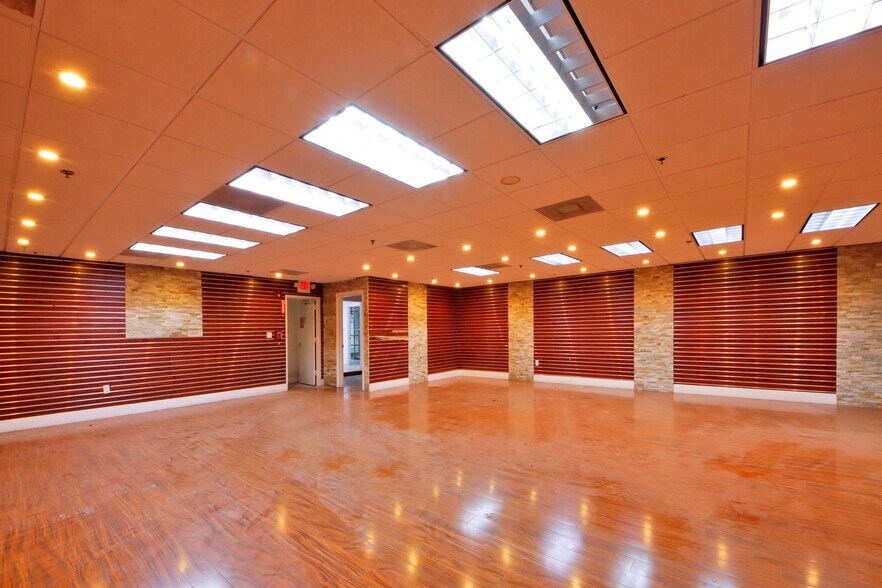 More Photos Of 1650 NW 23rd Ave, Fort Lauderdale Warehouse For Lease
