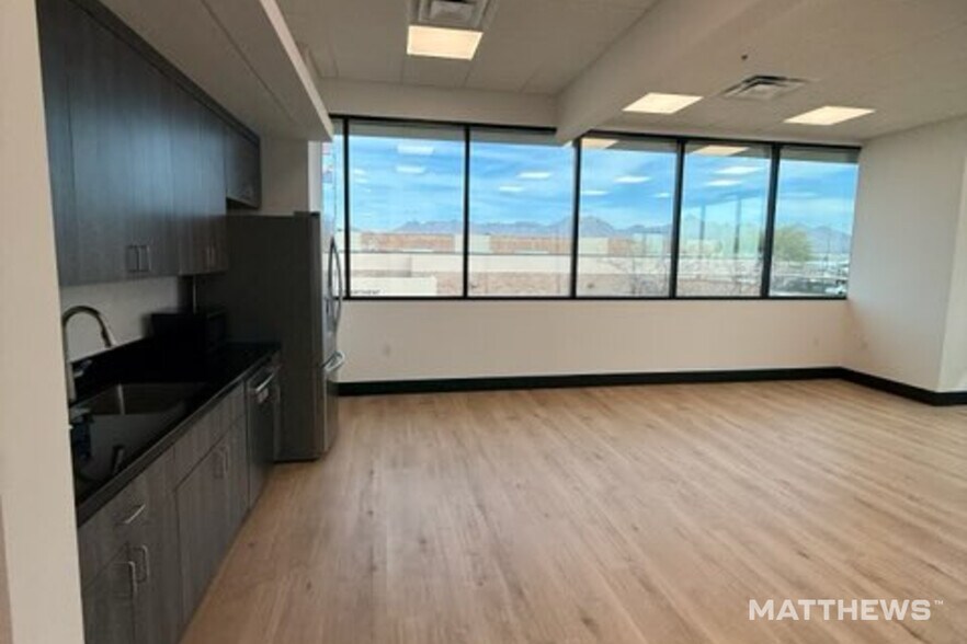 More Photos Of 15011 N 75th St, Scottsdale Office For Sale