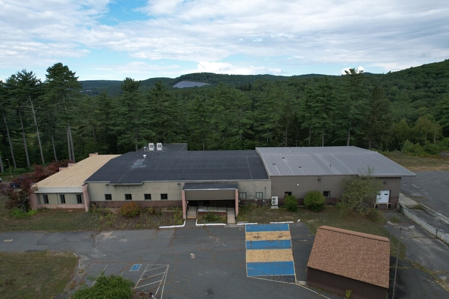 More Photos Of 450 W River St, Orange Light Distribution For Sale