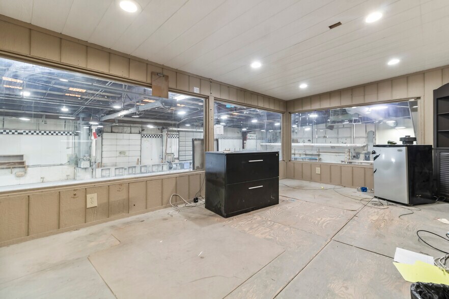 More Photos Of 4618 Pointe Tremble Rd, Clay Township Warehouse For Sale