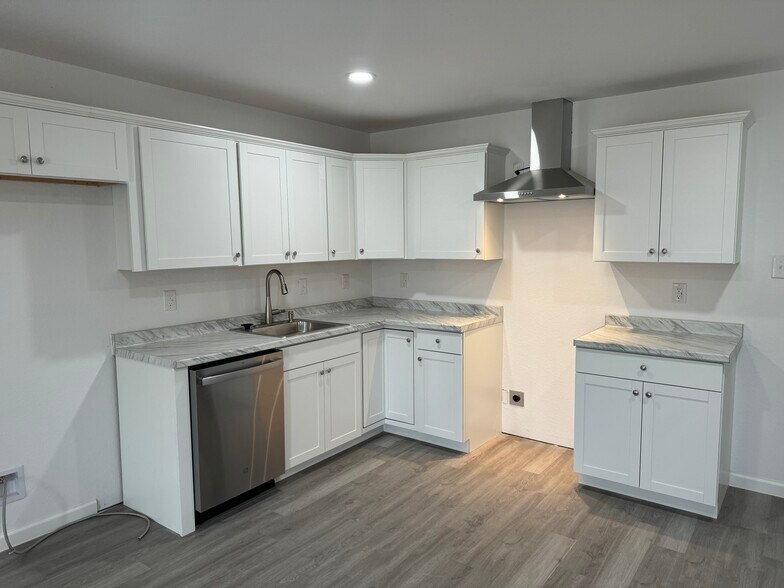 More Photos Of 1006 County Road 4615, Castroville Apartments For Sale