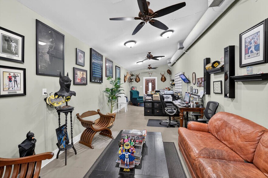 More Photos Of 1607 Norwich St, Brunswick Flex For Sale