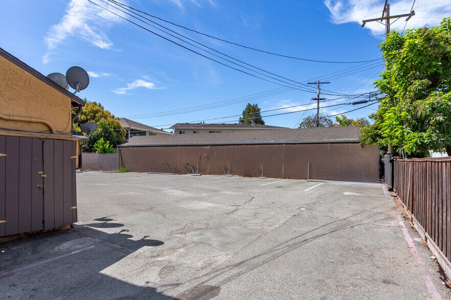 More Photos Of 2136 Main St, Santa Clara Apartments For Sale