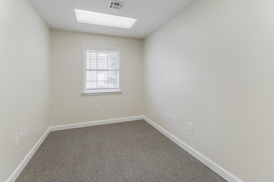 More Photos Of 831 Highway 90, Bay Saint Louis Office For Sale