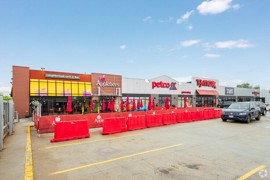 More Photos Of Hutchinson River Pky @ Wennerplace, Bronx Unknown For Lease