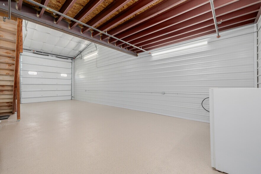 More Photos Of 560 Ames St, Lakewood Industrial For Sale