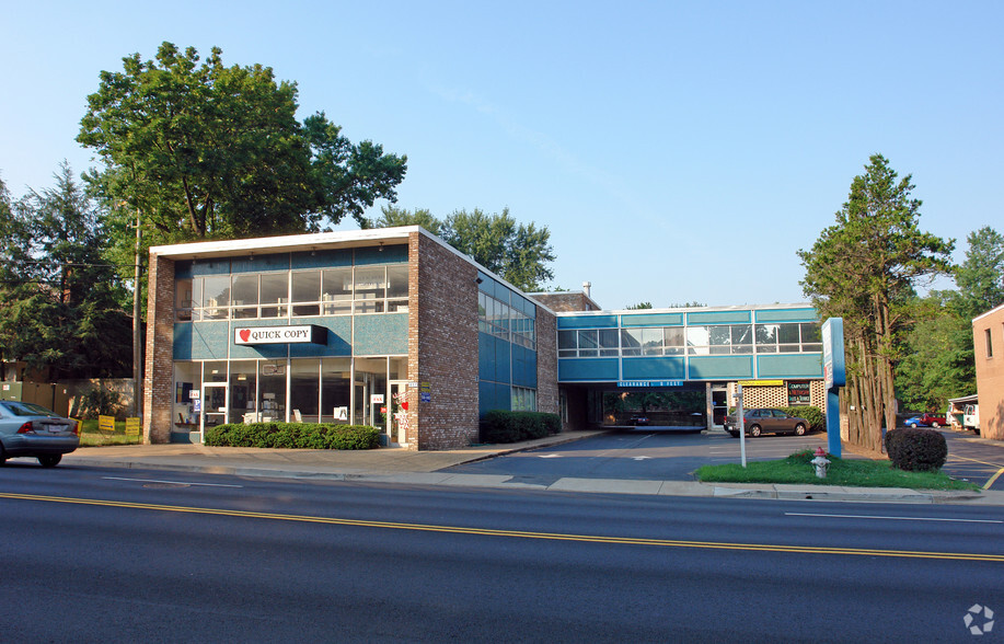 Primary Photo Of 417 W Broad St, Falls Church Office For Lease