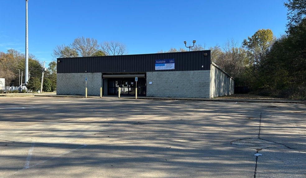 More Photos Of 4712 S 3rd St, Memphis Freestanding For Sale