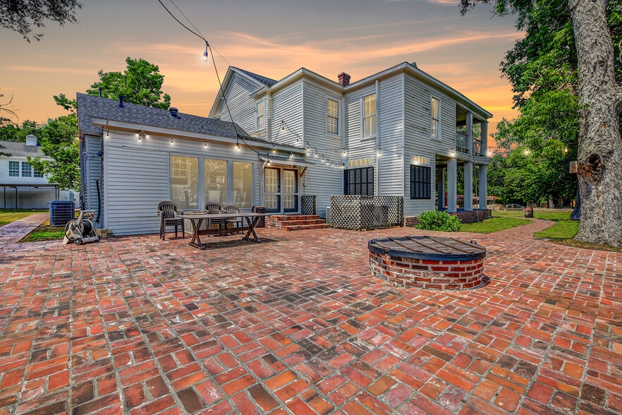 More Photos Of 902 Richmond Pky, Richmond Office Residential For Sale