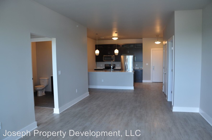 More Photos Of 4175 N Oakland Ave, Shorewood Multifamily For Sale