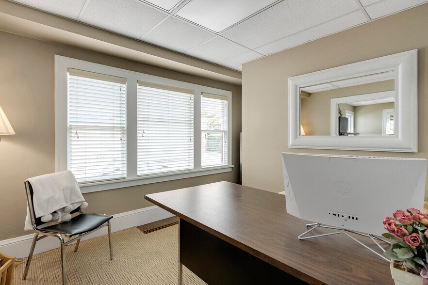 More Photos Of 1742 NE 43rd Ave, Portland Office Residential For Sale