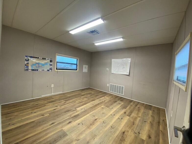 More Photos Of 9149 US-69, Port Arthur Industrial For Lease