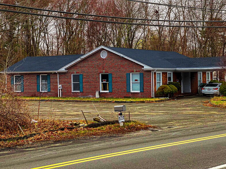 More Photos Of 55 Lafayette Rd, Salisbury Flex For Sale