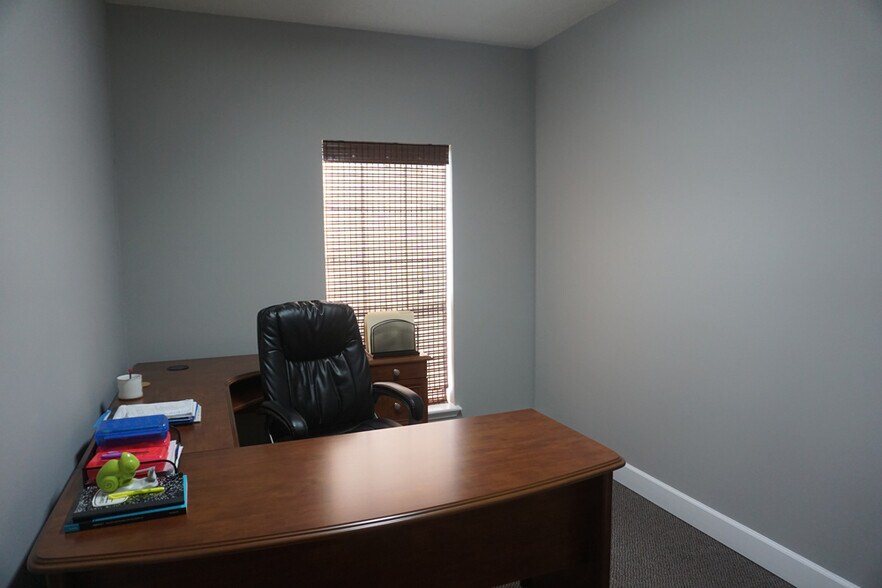 More Photos Of 3298 Summit, Pensacola Office For Lease
