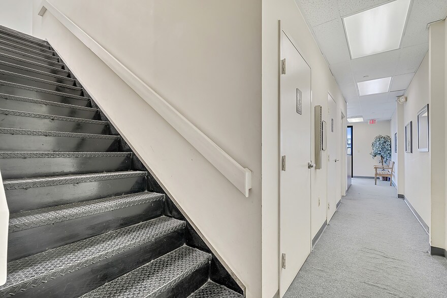 More Photos Of 8390 Terminal Rd, Lorton Flex For Sale