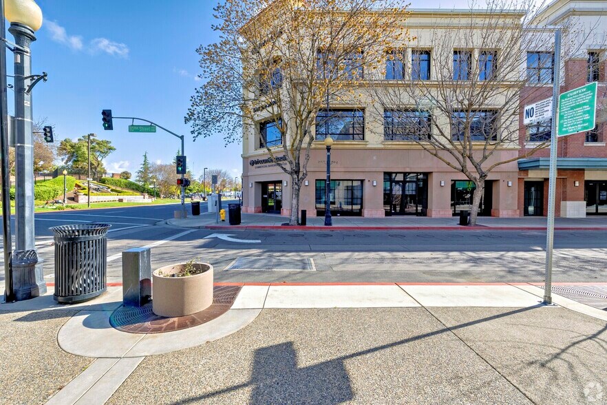 More Photos Of 1020 10th St, Modesto Office For Lease