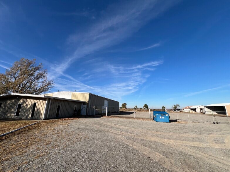 More Photos Of 601 Truck Byp, Drumright Warehouse For Sale