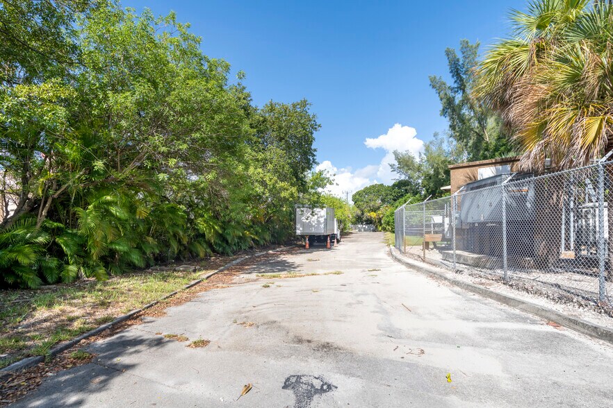 More Photos Of 6575 Nova Dr, Fort Lauderdale Warehouse For Sale