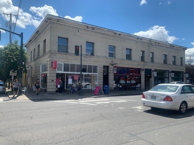 More Photos Of 3632-3646 SE Hawthorne Blvd, Portland Storefront Retail Residential For Sale