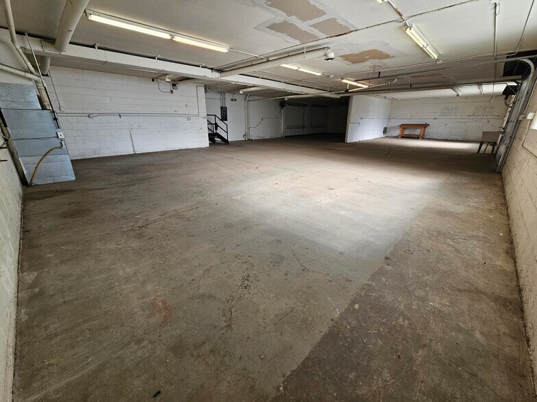 More Photos Of 340 Lake Ave, Rochester Light Distribution For Lease