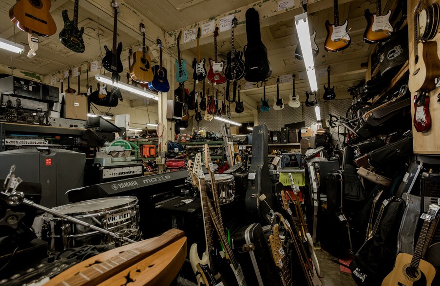 More Photos Of 13014 Pacific Ave S, Tacoma General Retail For Lease