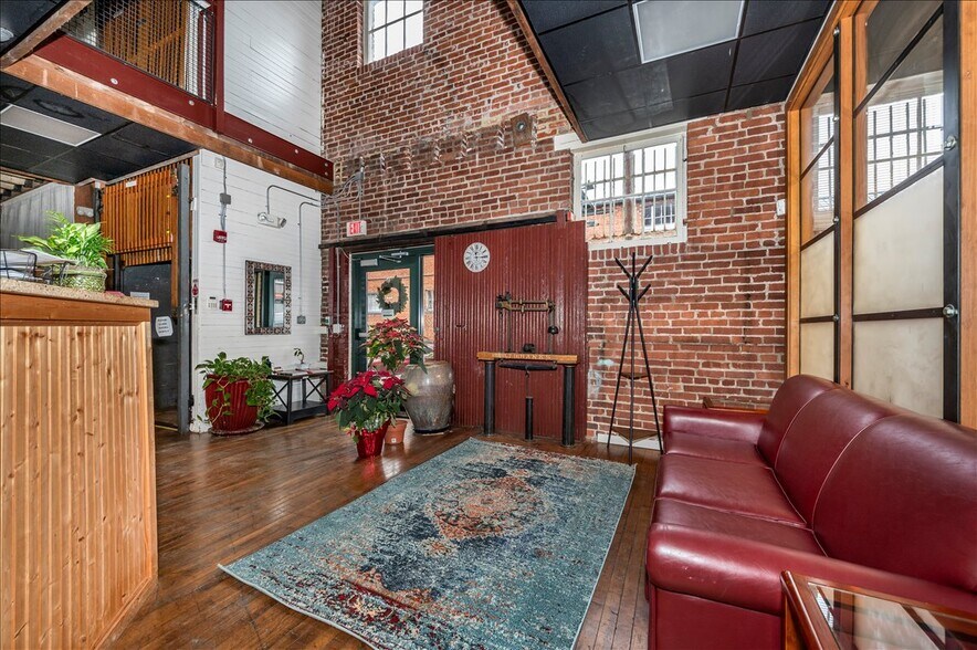 More Photos Of 47 E All Saints St, Frederick Loft Creative Space For Sale