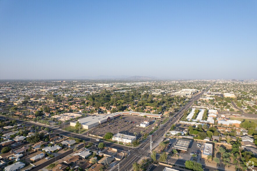 More Photos Of 825 W University Dr, Mesa Storefront For Sale
