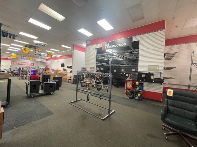 More Photos Of 95 Amity Rd, New Haven Storefront Retail Office For Sale