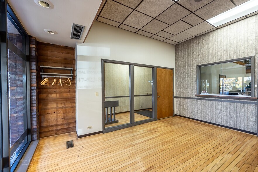 More Photos Of 23 Douglas Ave, Elgin Storefront Retail Office For Sale