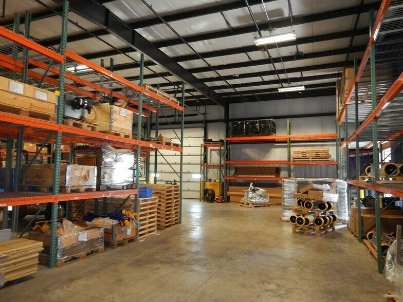 More Photos Of 8624-8626 Hollander Dr, Franksville Warehouse For Sale