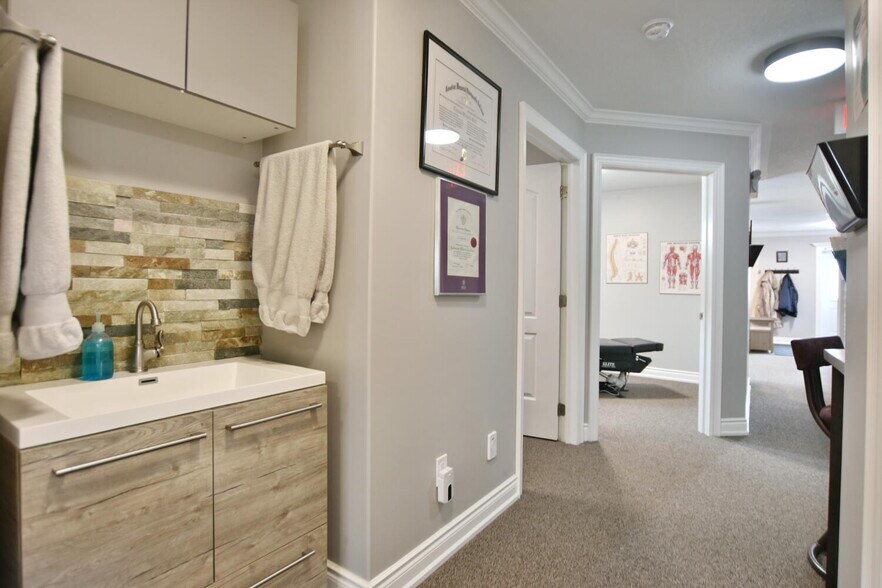 More Photos Of 1535 Mosley St, Wasaga Beach Storefront Retail Office For Sale