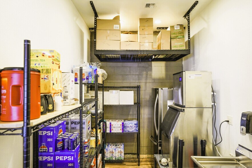 More Photos Of 194 SE Main St, Winston Flex For Sale