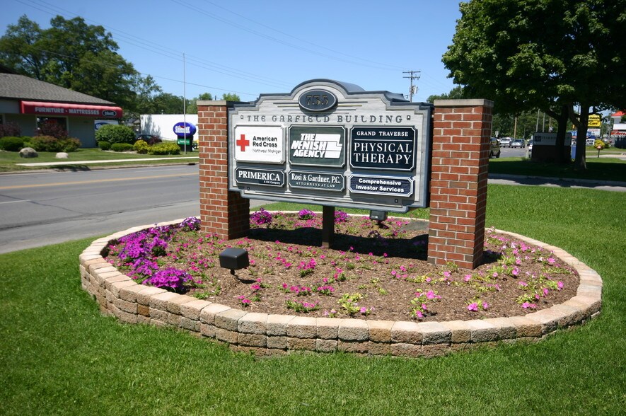 More Photos Of 735 S Garfield Ave, Traverse City Office For Lease