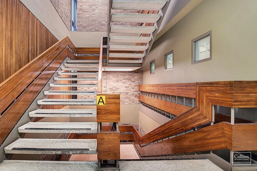 More Photos Of 1970 Merivale Rd, Ottawa Flex For Lease