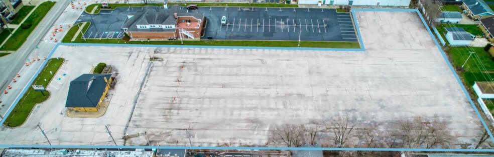 More Photos Of 5545 127th St, Crestwood Truck Terminal For Sale