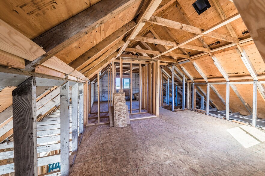 More Photos Of 1333 NE Keel Ave, Lincoln City Specialty For Sale
