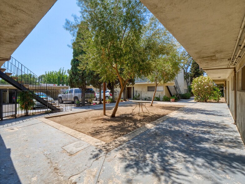 More Photos Of 10730 New Haven St, Sun Valley Apartments For Sale