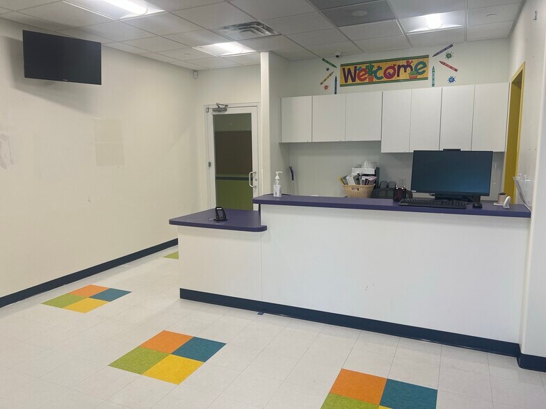 More Photos Of 15221 Spencer Rd, Houston General Retail For Lease